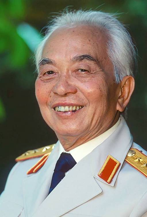 https://special.nhandan.vn/vonguyengiap/assets/URXYi0fd7G/111vo-nguyen-giap-1000x1473.jpeg