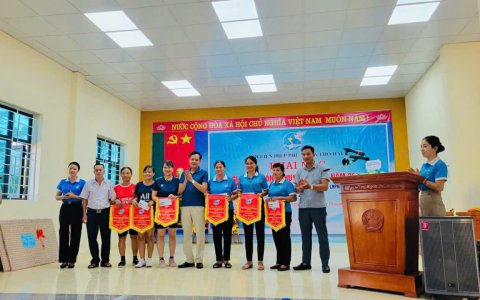 HỘI LHPN XÃ THỌ HẢI TỔ CHỨC GIAO LƯU BÓNG CHUYỀN HƠI NHÂN DỊP KỶ NIỆM 94 NĂM NGÀY THÀNH LẬP HỘI LHPN VIỆT NAM (20/10/1930-20/10/2024)